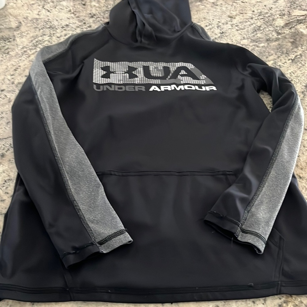 YM under Armour hooded long sleeve Tee.